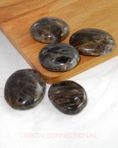 Maansteen zwart doorboorde hanger