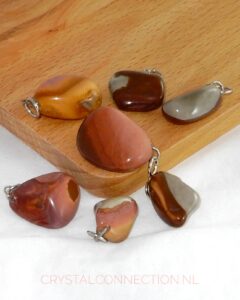 Polychroom jaspis hanger