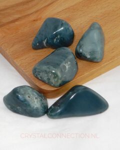 Blauwe jade trommelsteen
