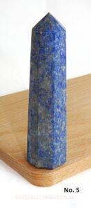 Lapis lazuli obelisk met calciet